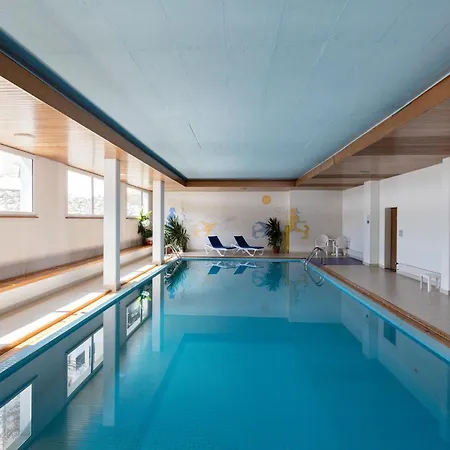 Alpine Retreat With Pool And Sauna Access *